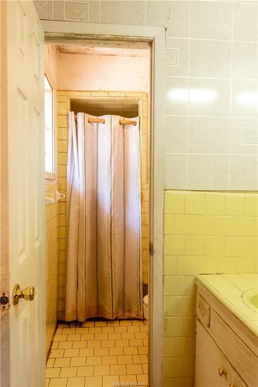 1009 W 18th St, Bryan, TX 77803